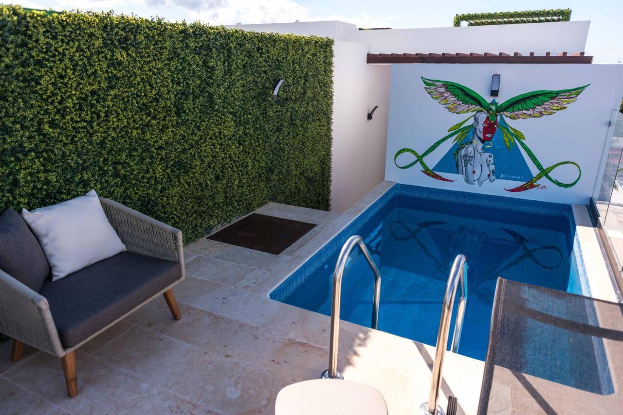 One Paralia Boutique